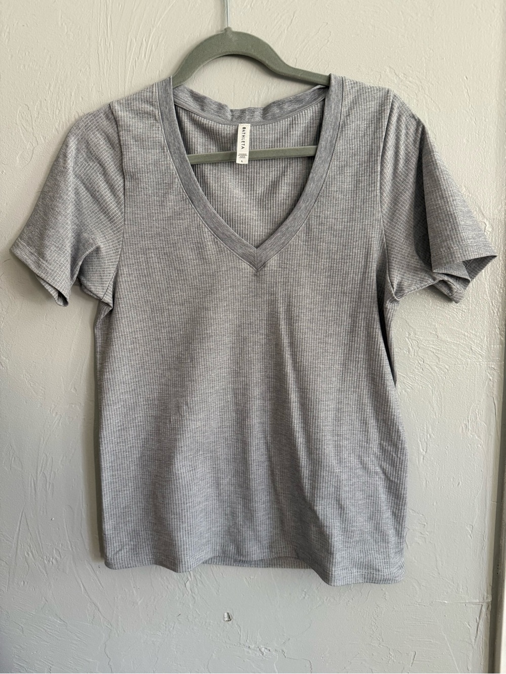 Athleta Gray Ribbed V-Neck Tee Large Soft Stretch Short Sleeve Top